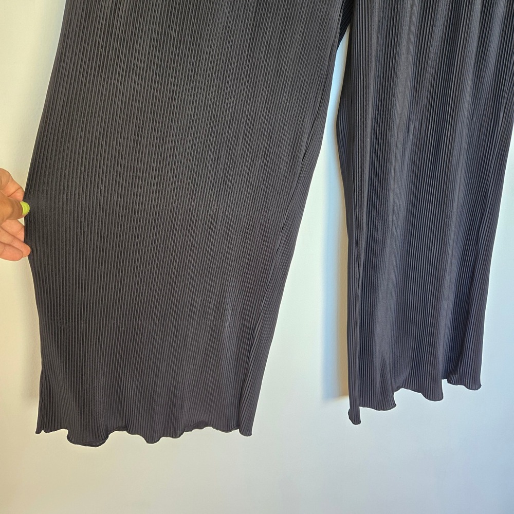 Joie Black Pleated Wide Leg Pants Size L Flowy Minimalist Chic Lettuce Hem - Picture 4 of 10